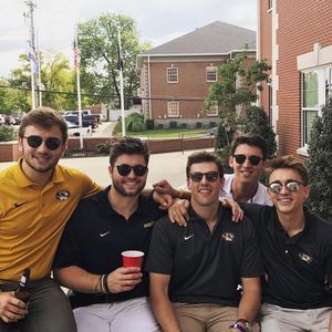 Meet your Posher, Johnny